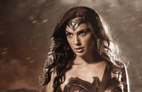 batman-vs-superman-dawn-of-justice-will-gal-gadot-s-wonder-woman-be-more-than-a-love-int-444440