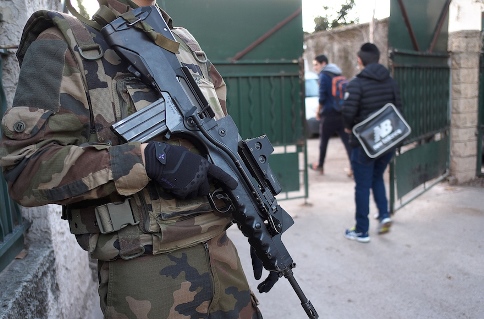 ISIS - French soldier Jewish school