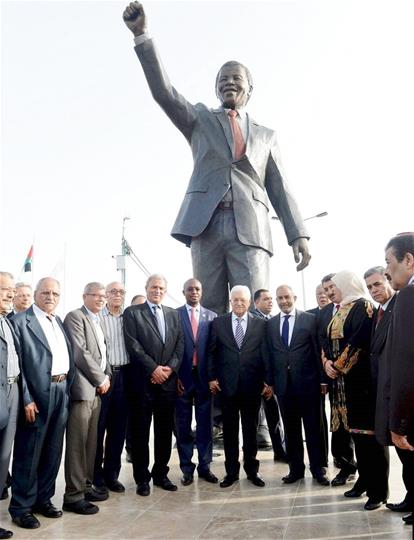 Mandela statue TALL