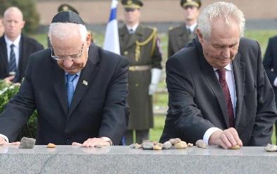 Rivlin Czech embrace